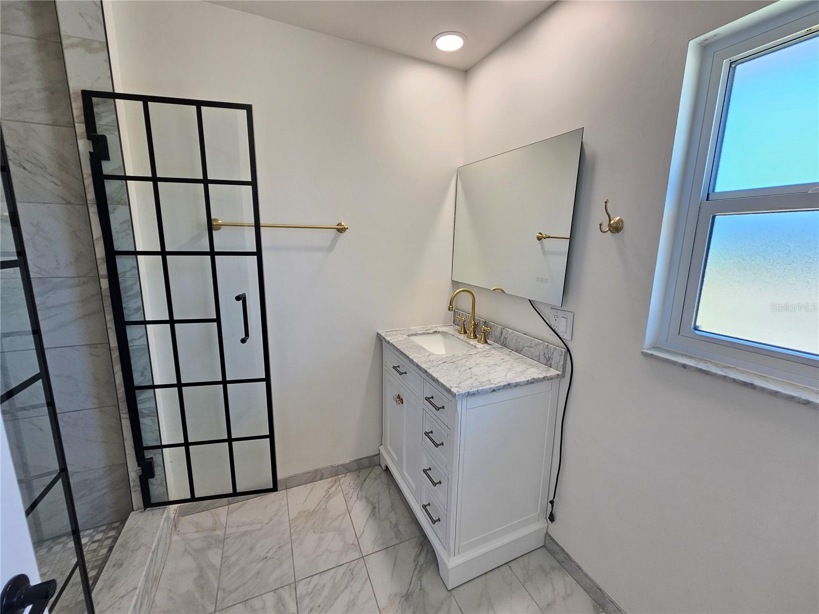 VENICE GARDENS - Residential Lease