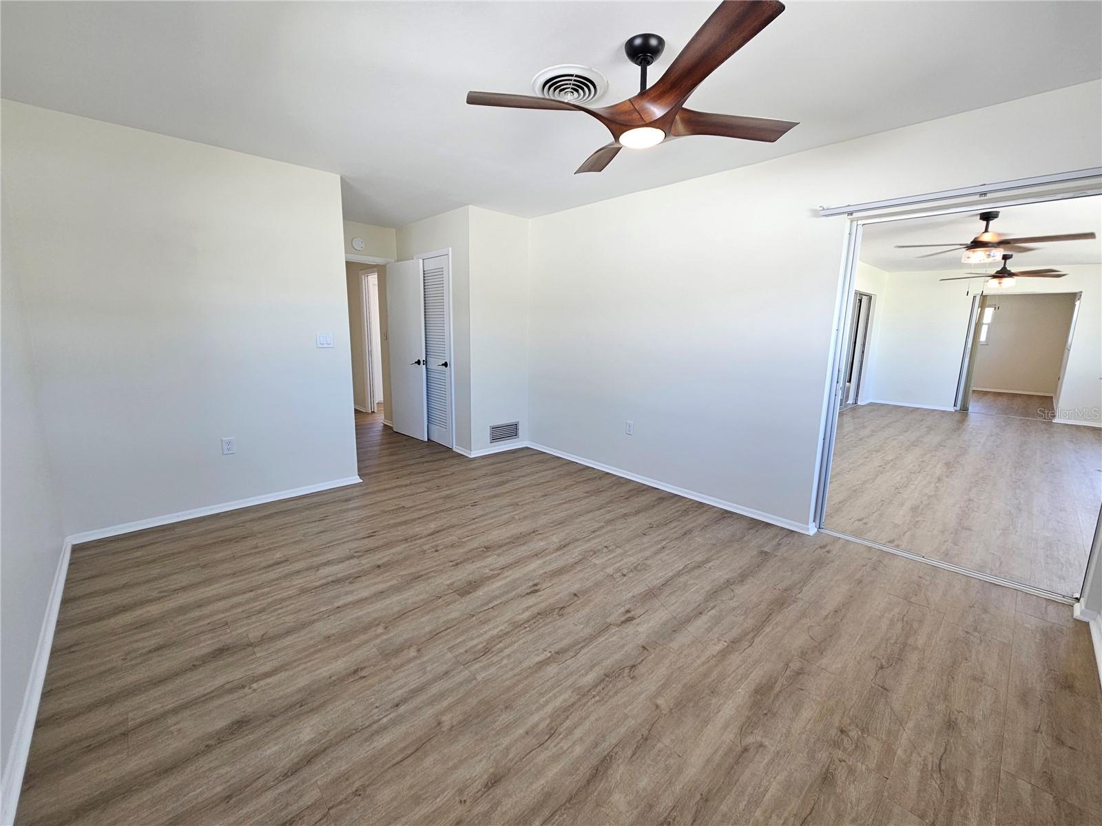 VENICE GARDENS - Residential Lease