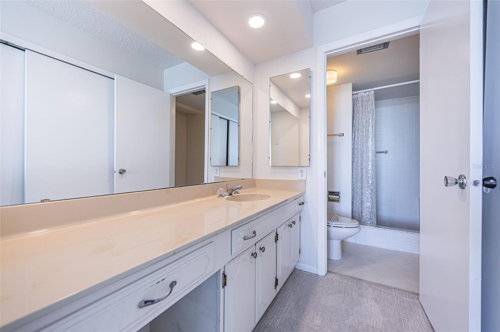 EDGEWATER ARMS 4TH CONDO - Residential