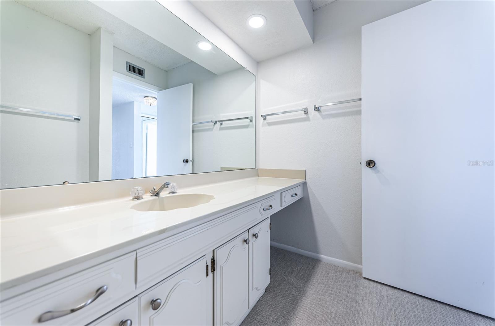 EDGEWATER ARMS 4TH CONDO - Residential