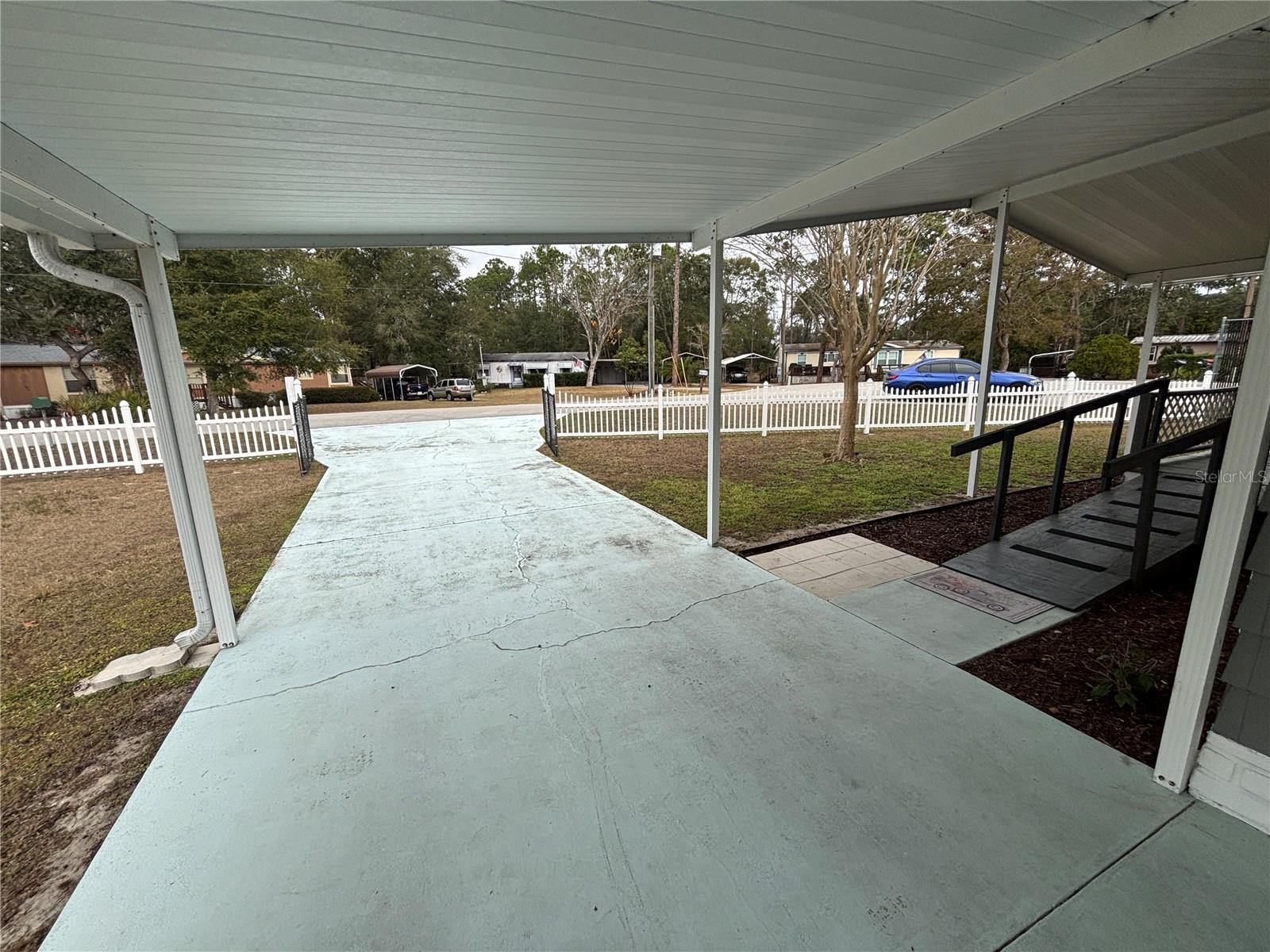 WINDING WATERS - Residential