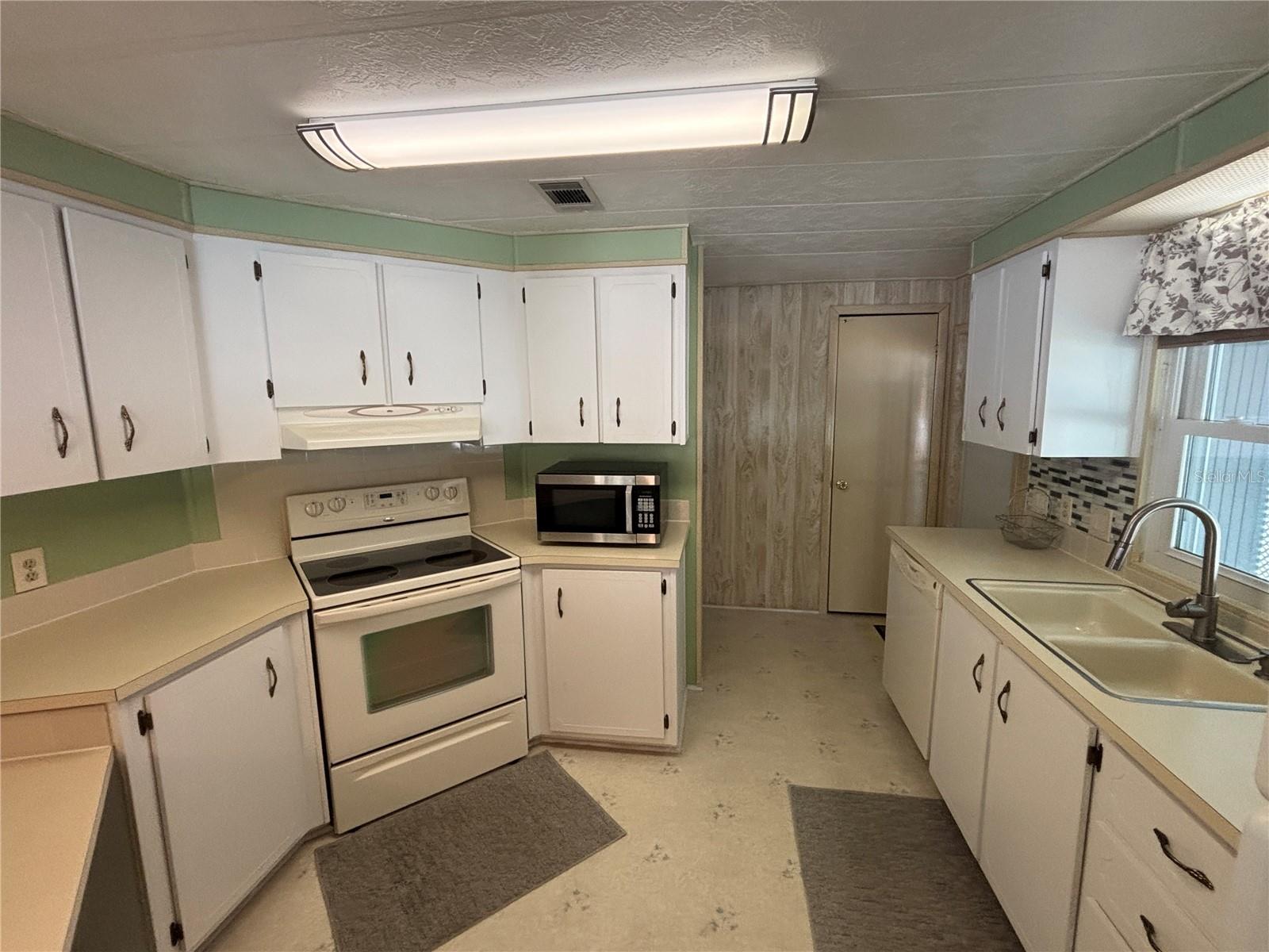 WINDING WATERS - Residential