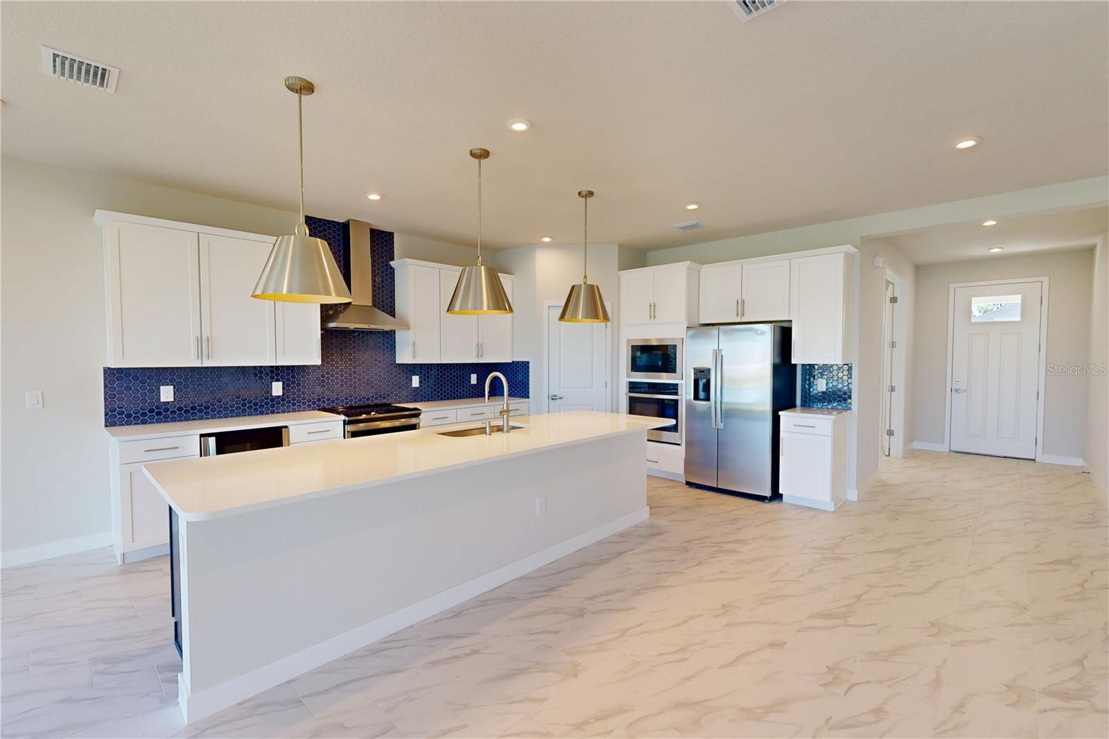 10126 ZENNIA LANE