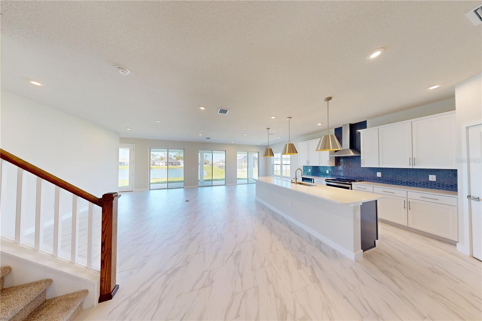 10126 ZENNIA LANE