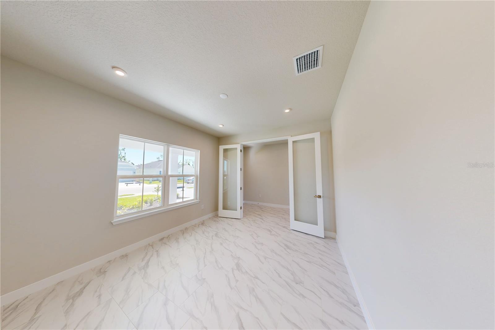10126 ZENNIA LANE