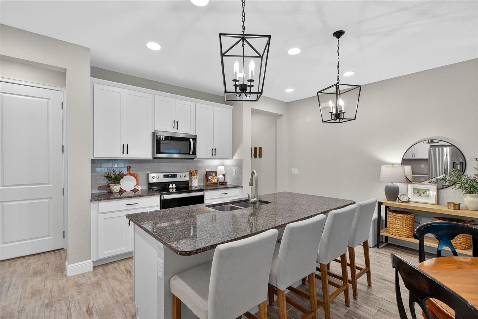 BAYSIDE TERRACE - Residential