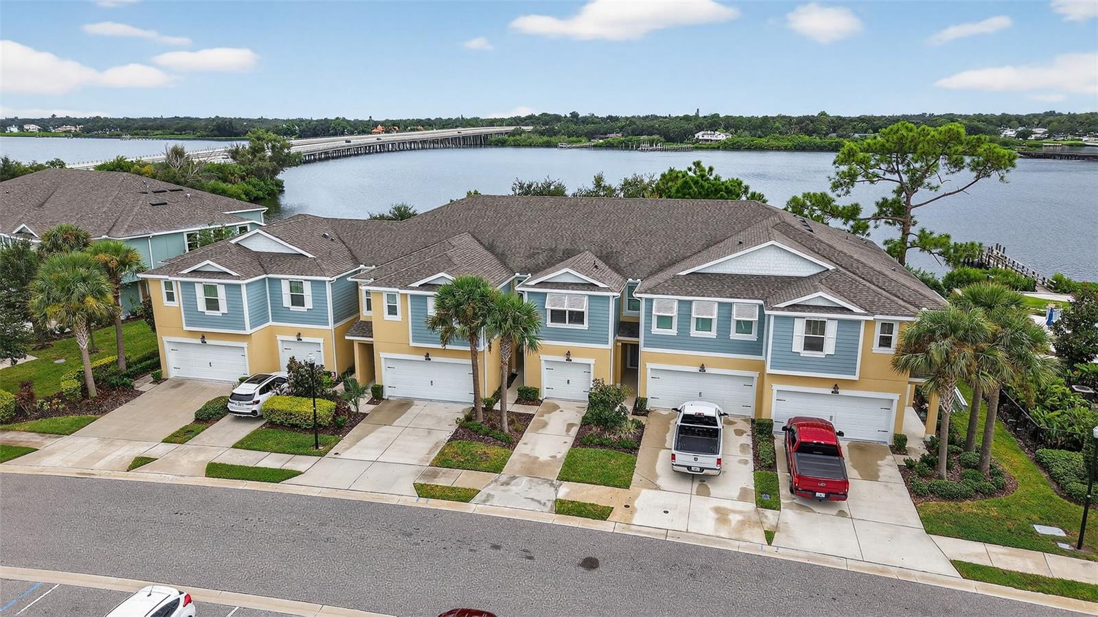BAYSIDE TERRACE - Residential
