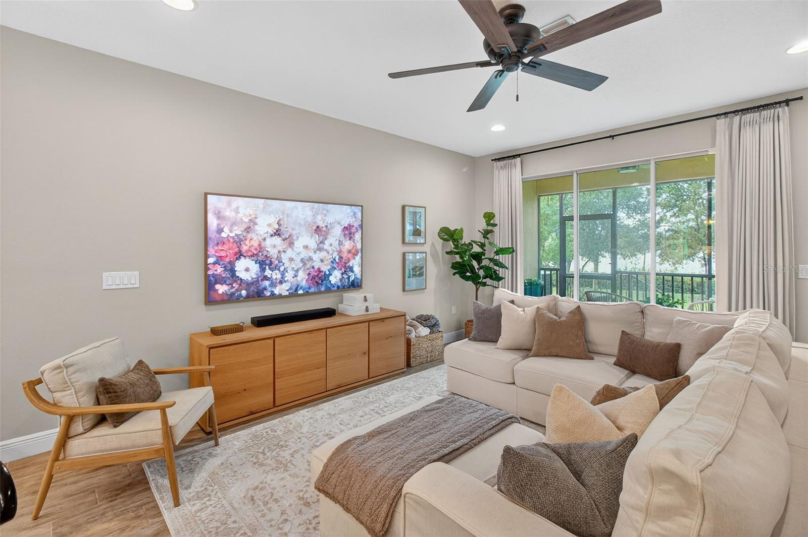 BAYSIDE TERRACE - Residential