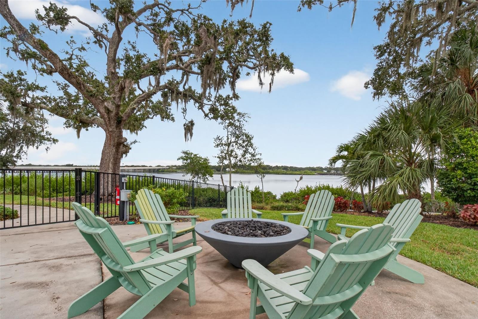 BAYSIDE TERRACE - Residential