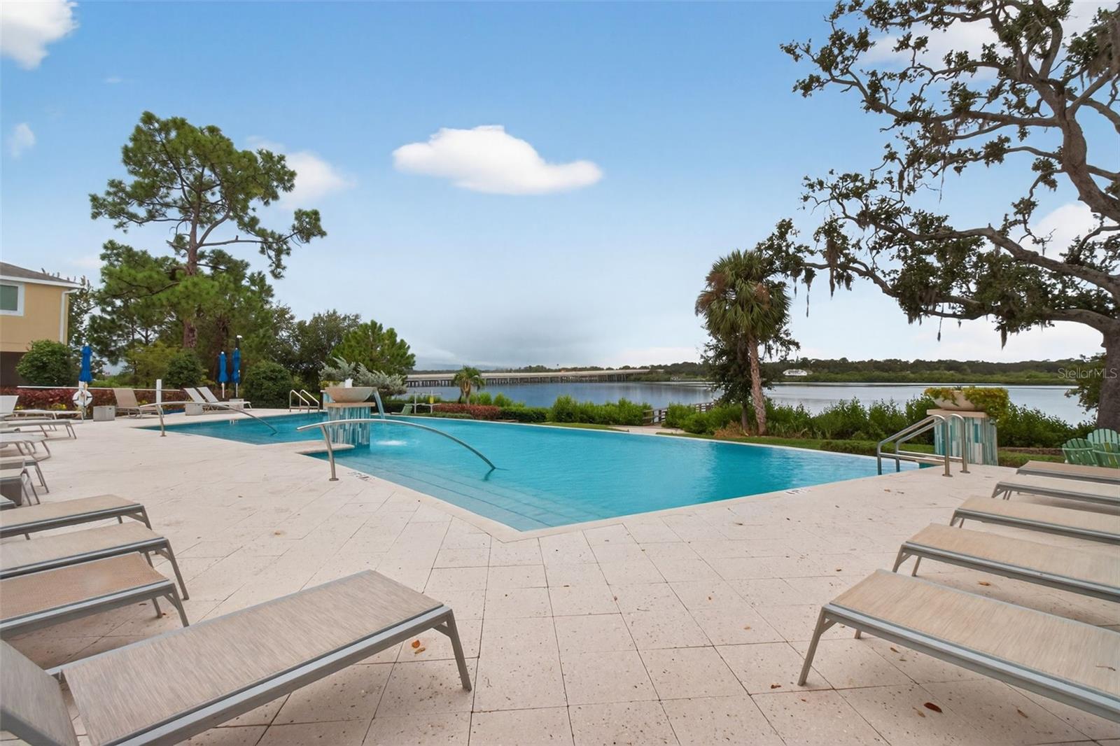 BAYSIDE TERRACE - Residential