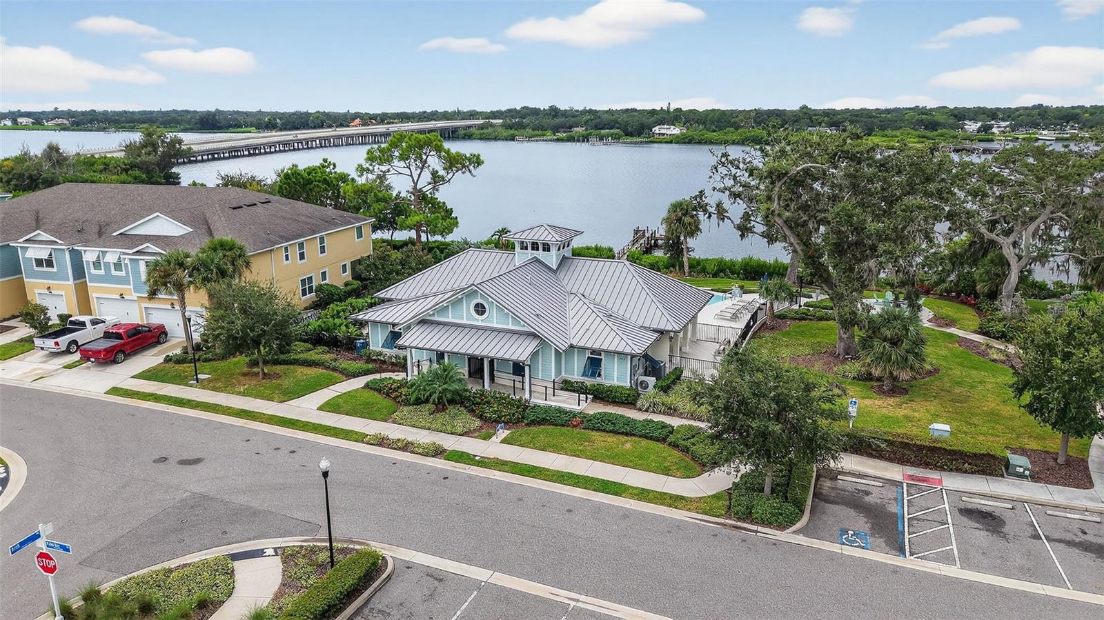 BAYSIDE TERRACE - Residential