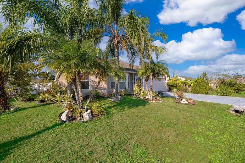 Photo of 611 Baldwin Drive, Kissimmee, FL 34758 (MLS # S5141059)