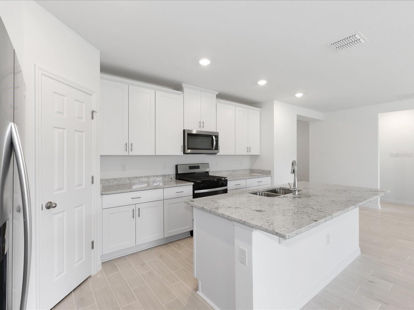 10846 BUDDING BLOSSOM COURT, PARRISH, FL, 34219 3 10846 BUDDING BLOSSOM COURT