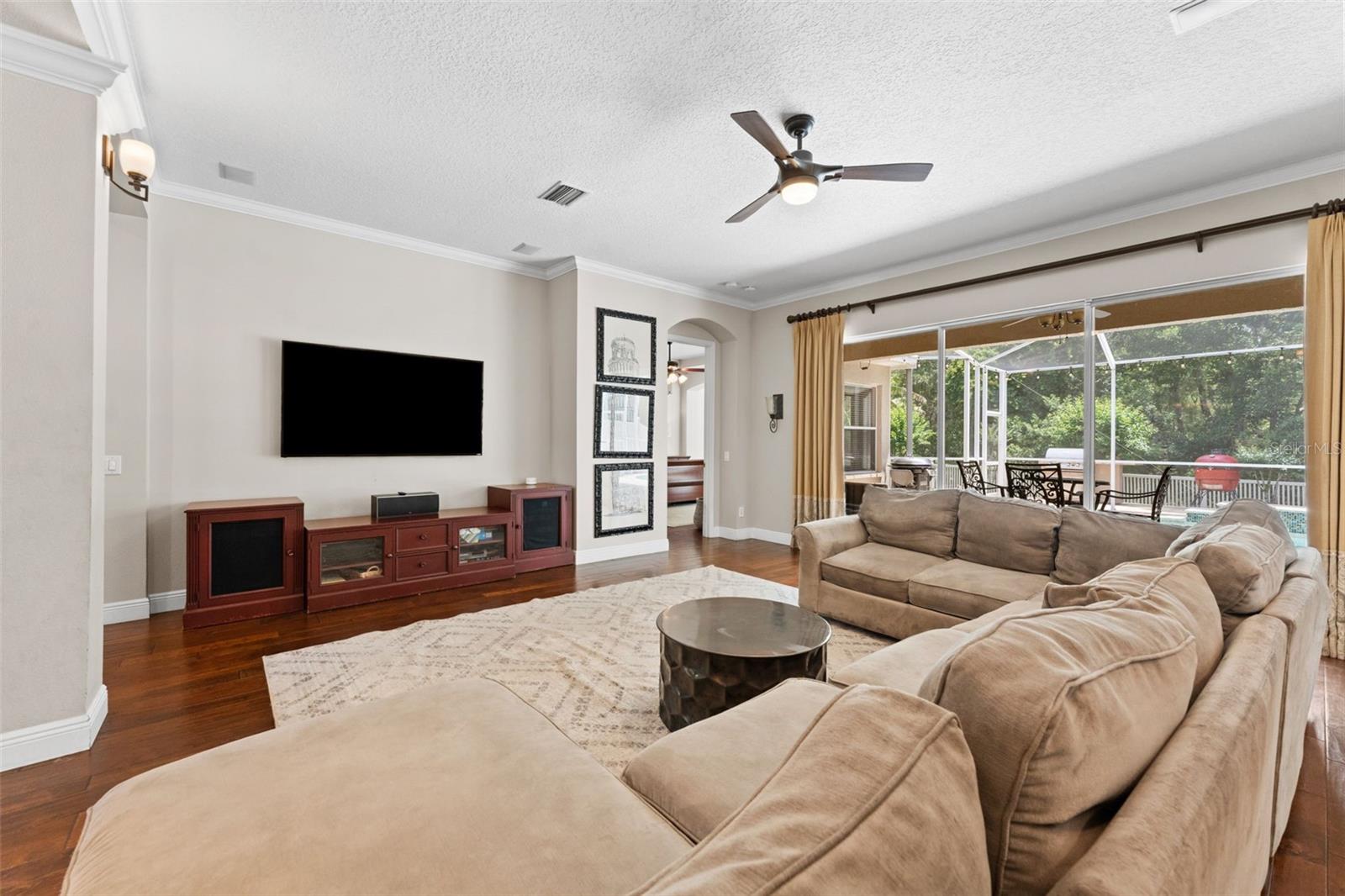 MANDOLIN PH 3 - Residential Lease