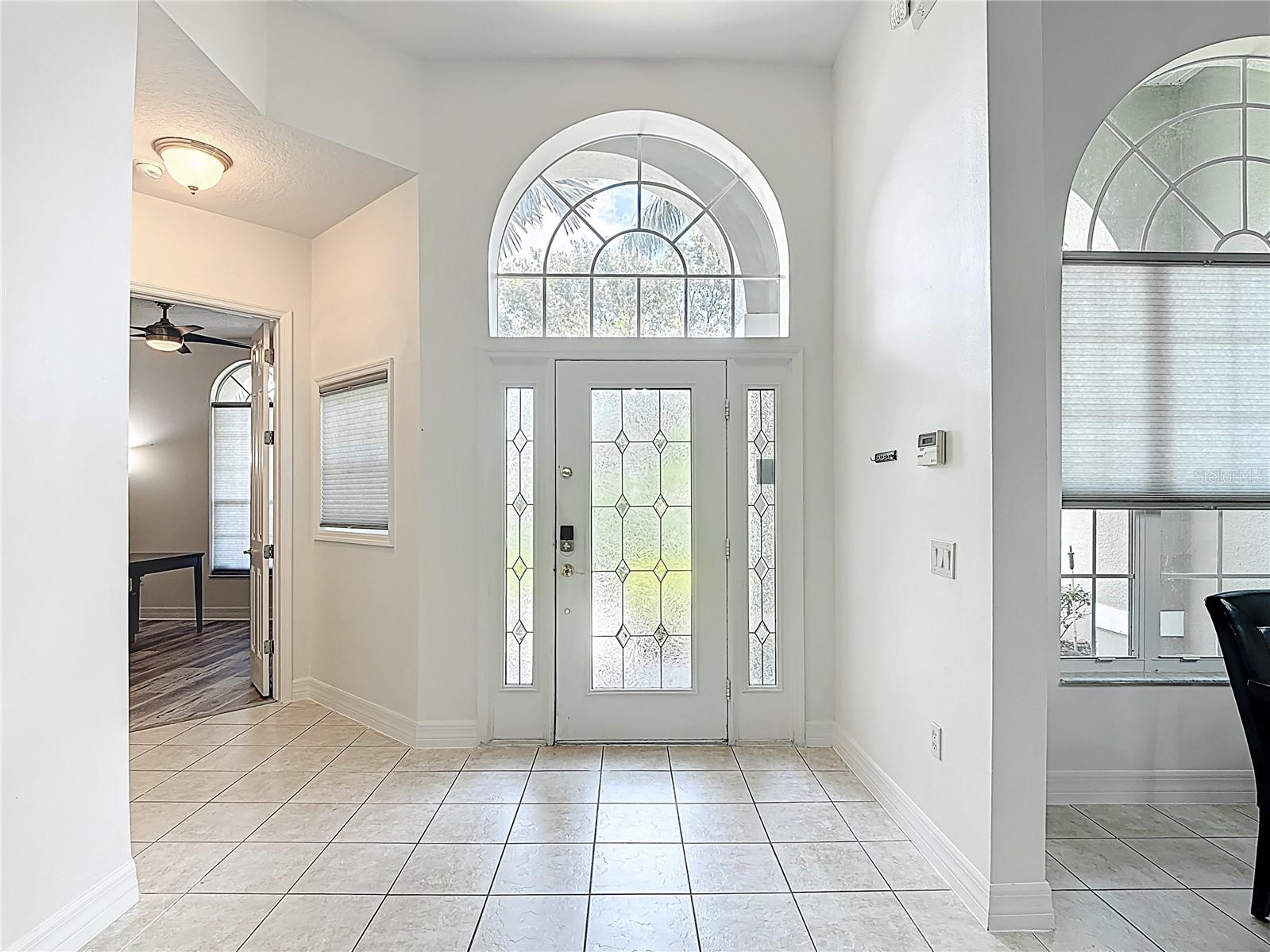 2806 SPINNING SILK COURT