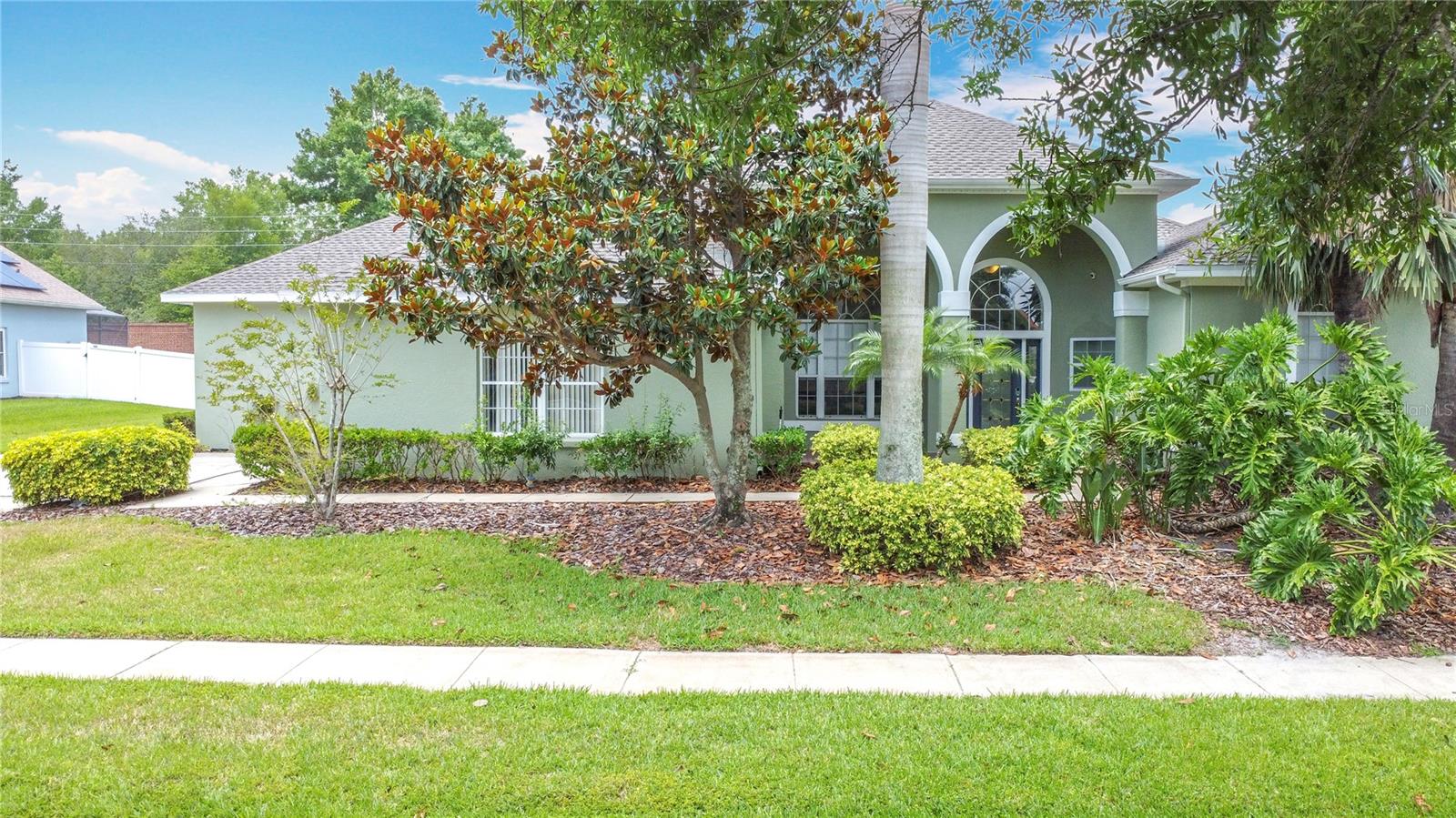2806 SPINNING SILK COURT