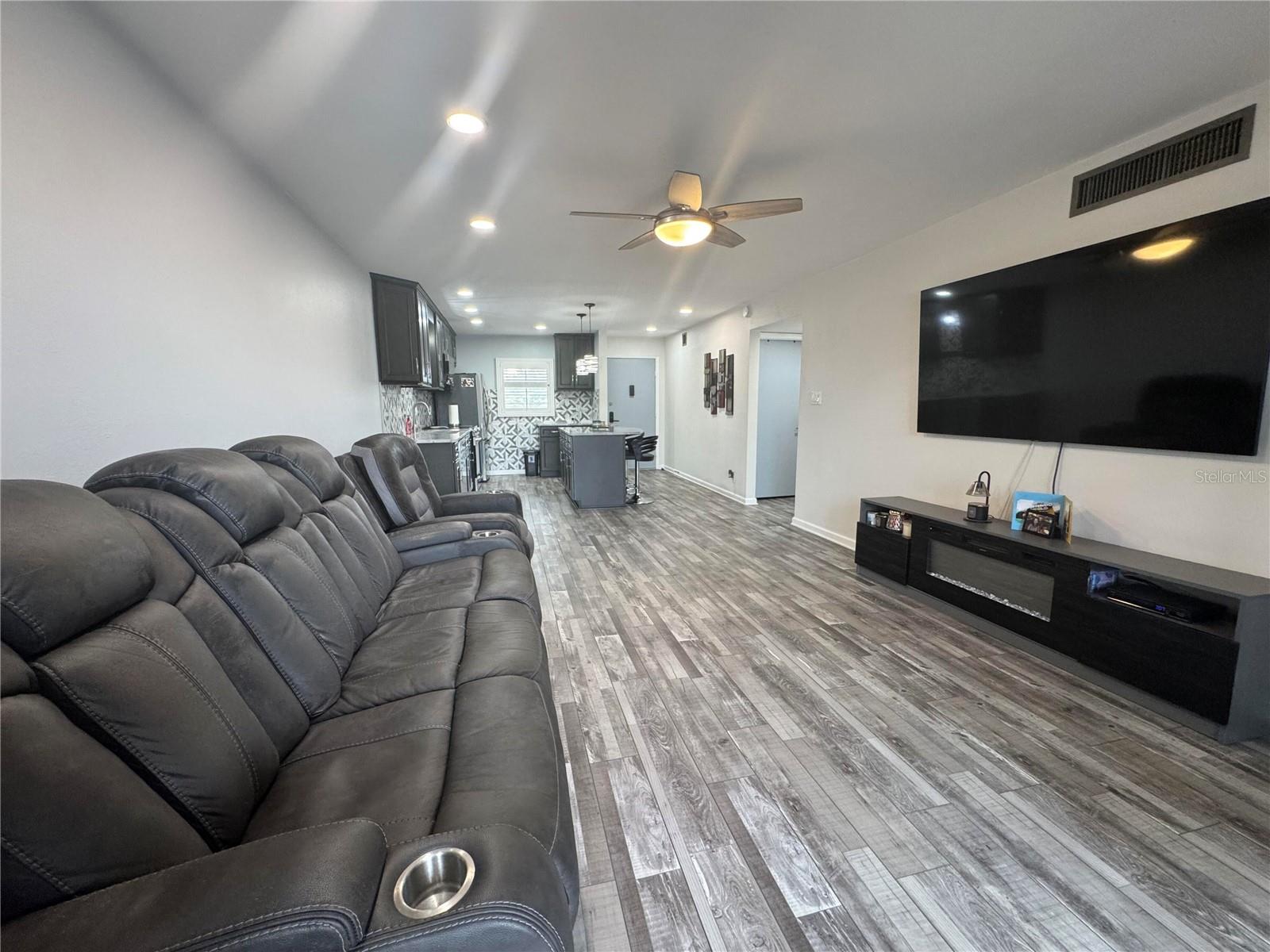 WATERS EDGE 1 CONDO - Residential