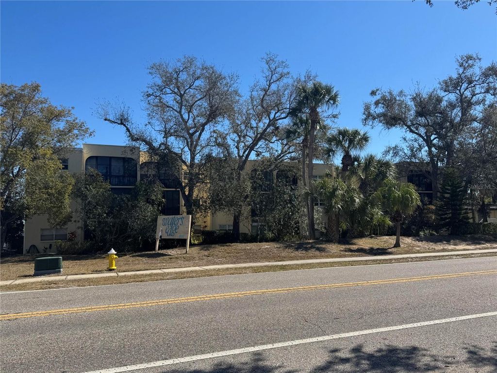 Photo of 11485 Oakhurst Road #-211, Largo, FL 33774 (MLS # O6381389)