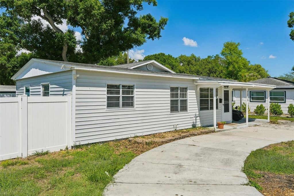Photo of 7210 14th Street N, St Petersburg, FL 33702 (MLS # O6399327)