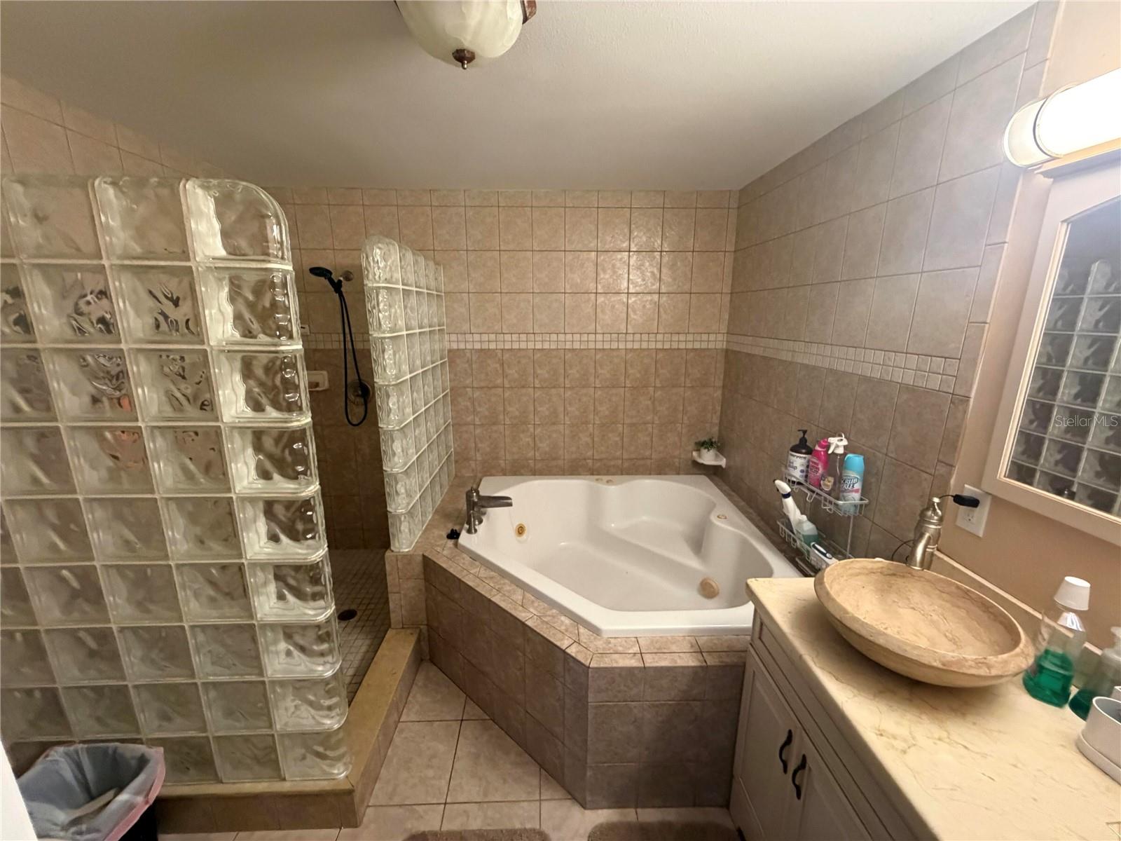 MEADOW LAWN 1ST ADD - Residential