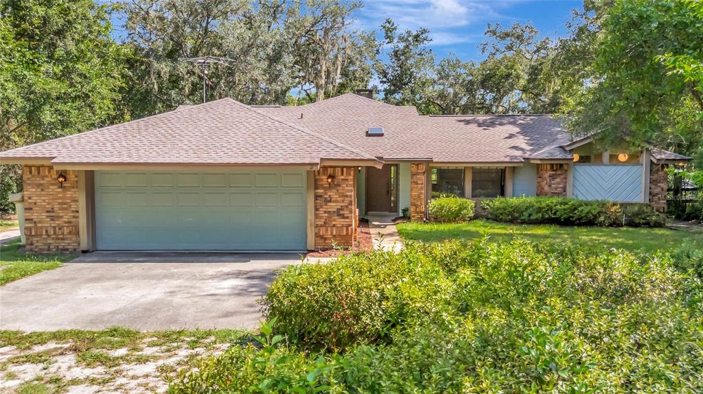 Photo of 18426 Villa City Road, Groveland, FL 34736 (MLS # G5115507)
