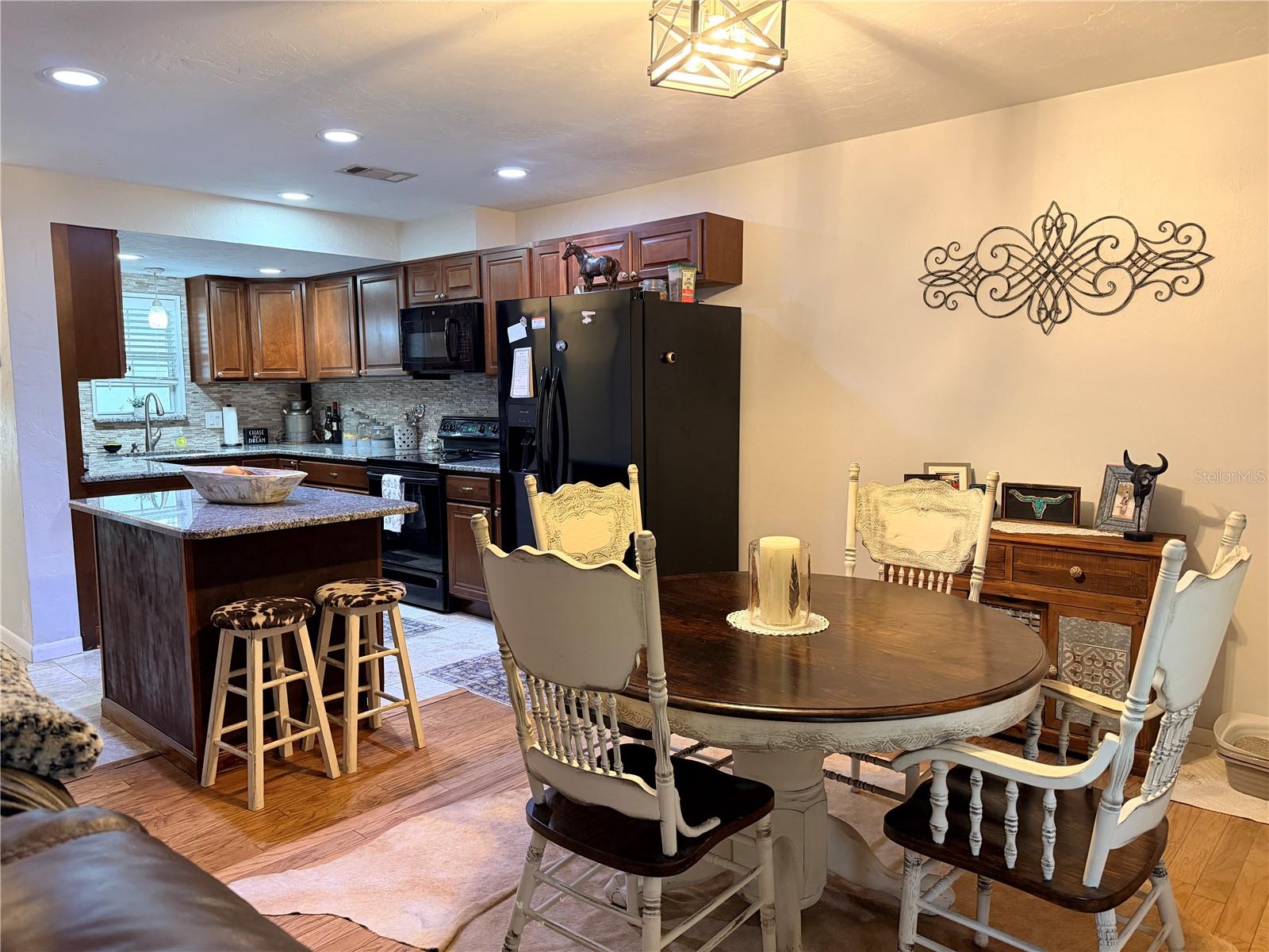 CYPRESS POINT - Residential