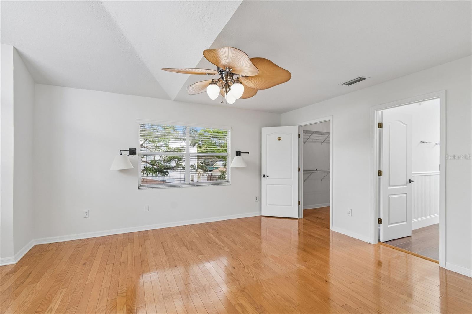 OAKELLARS - Residential