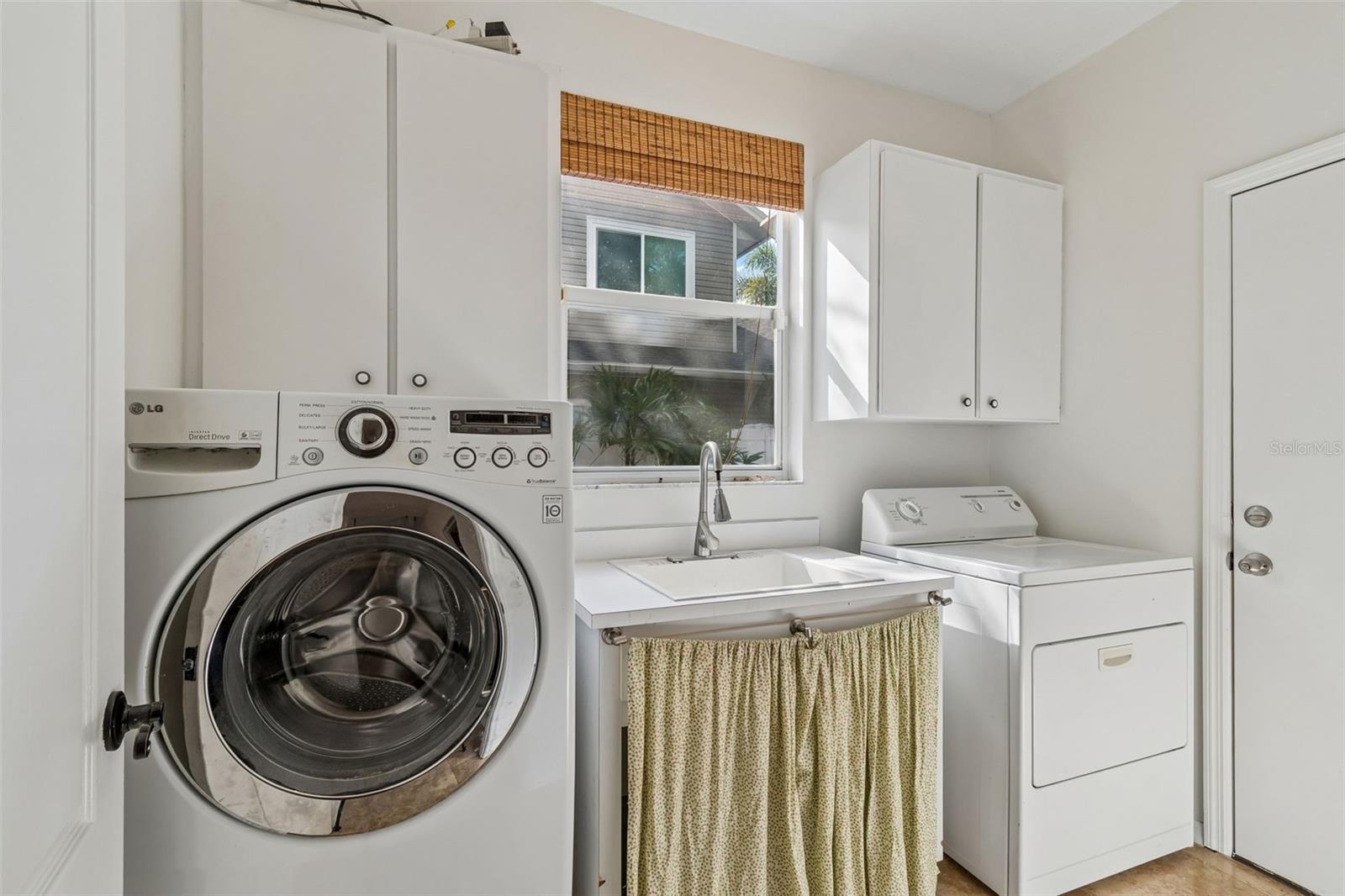 OAKELLARS - Residential