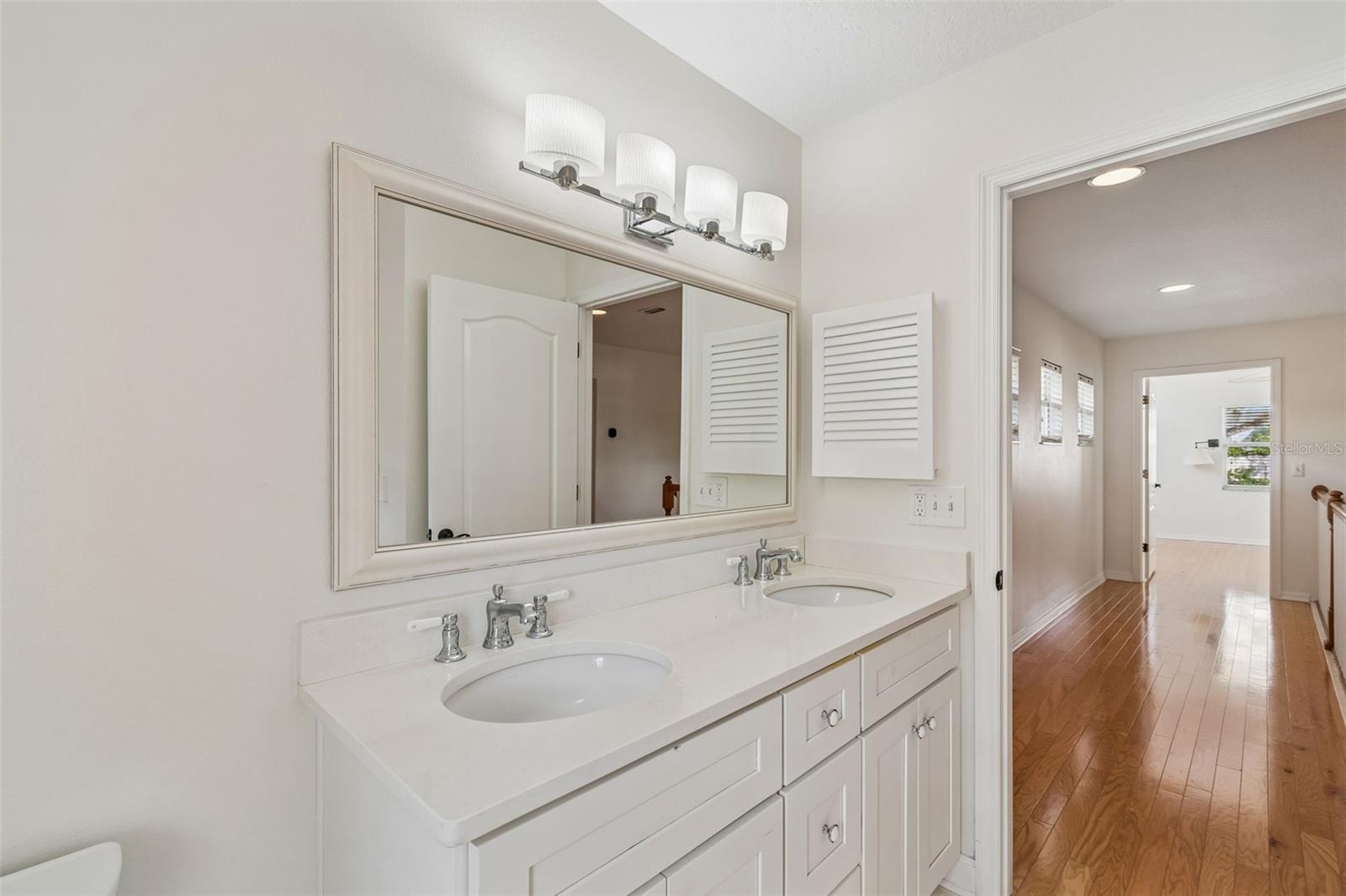 OAKELLARS - Residential