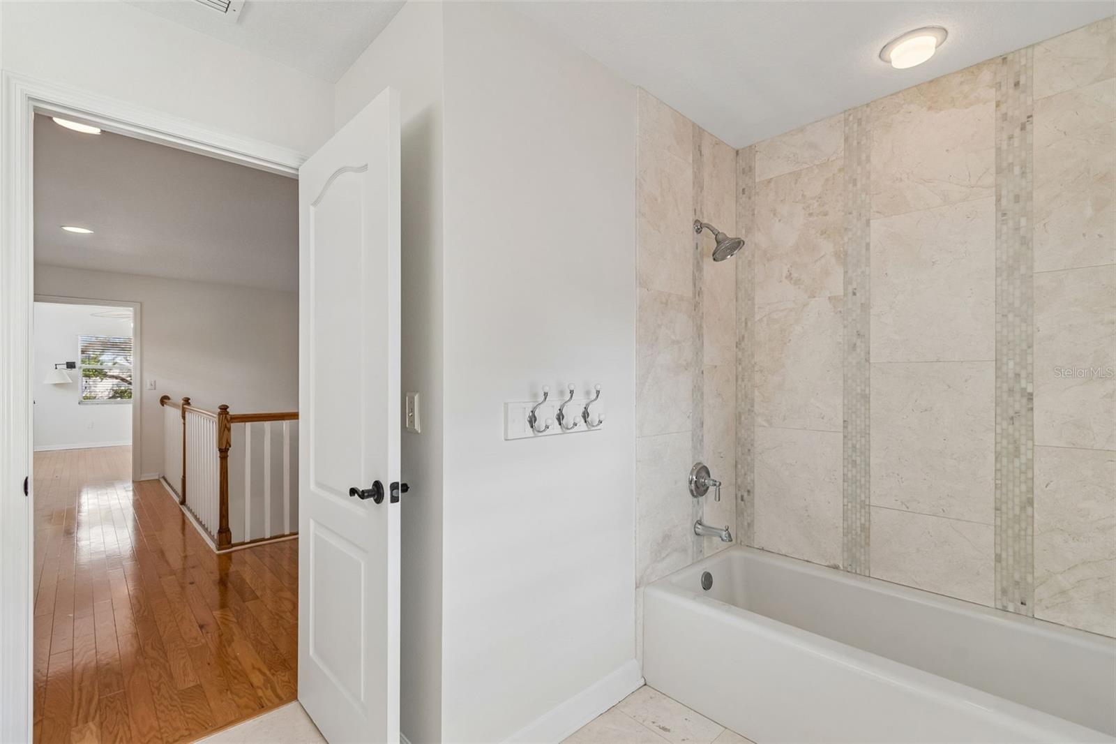 OAKELLARS - Residential