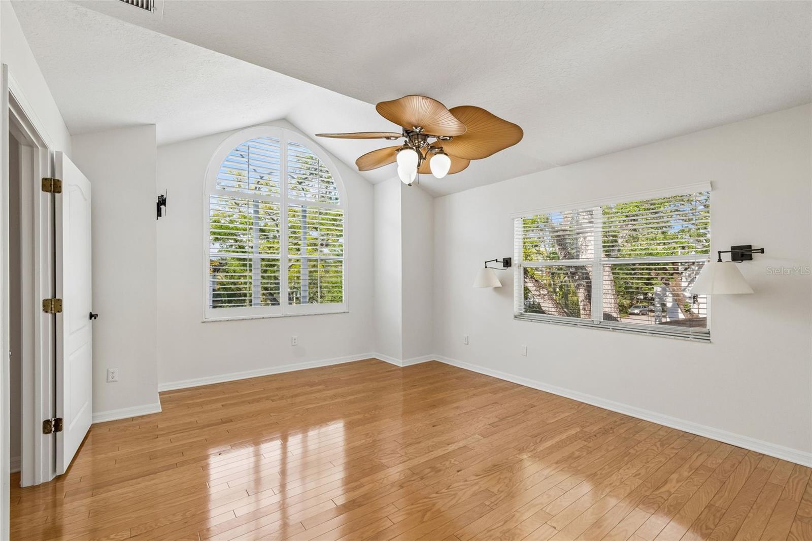 OAKELLARS - Residential