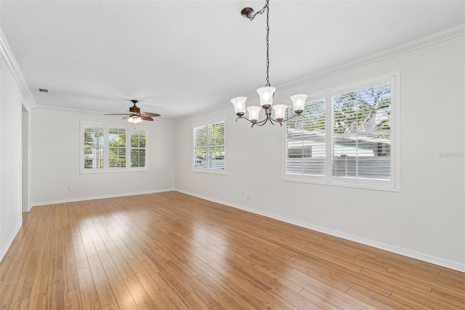 OAKELLARS - Residential