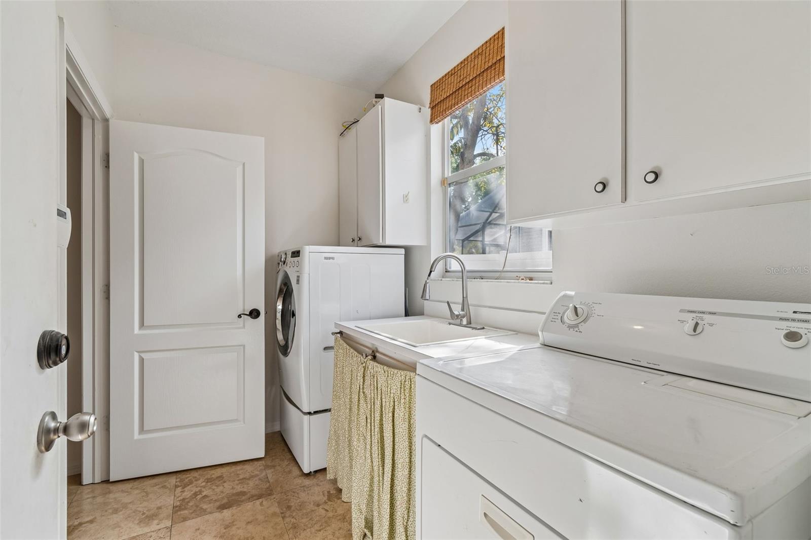 OAKELLARS - Residential