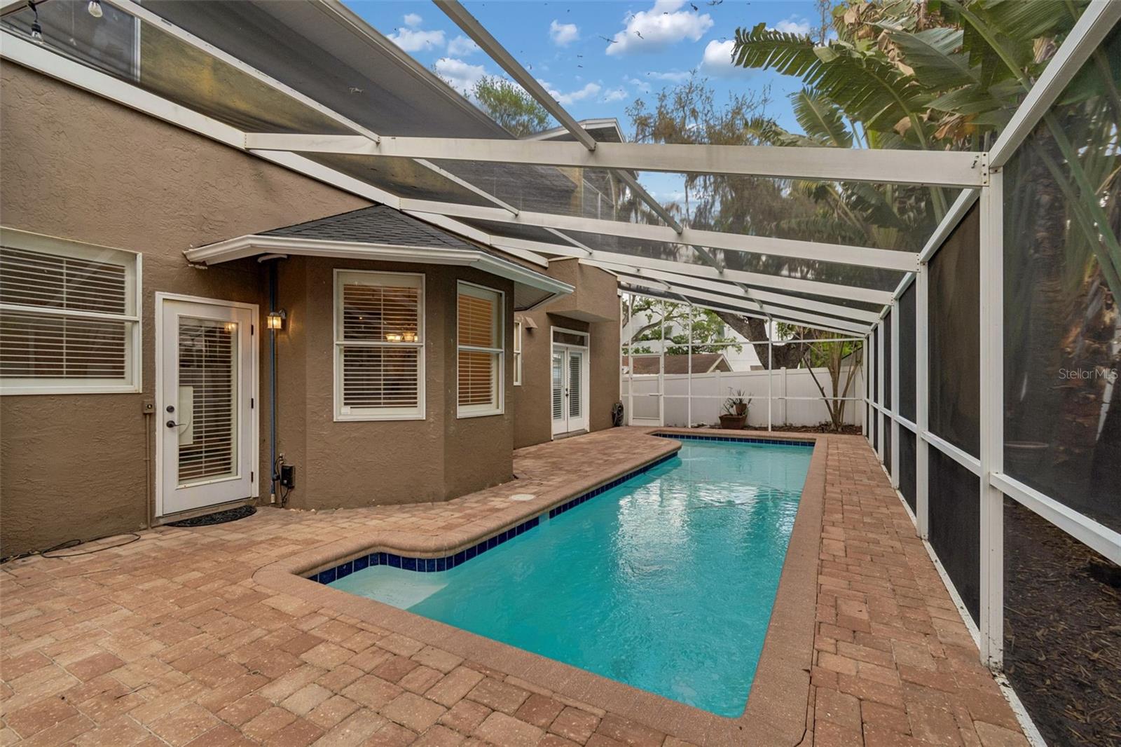 OAKELLARS - Residential