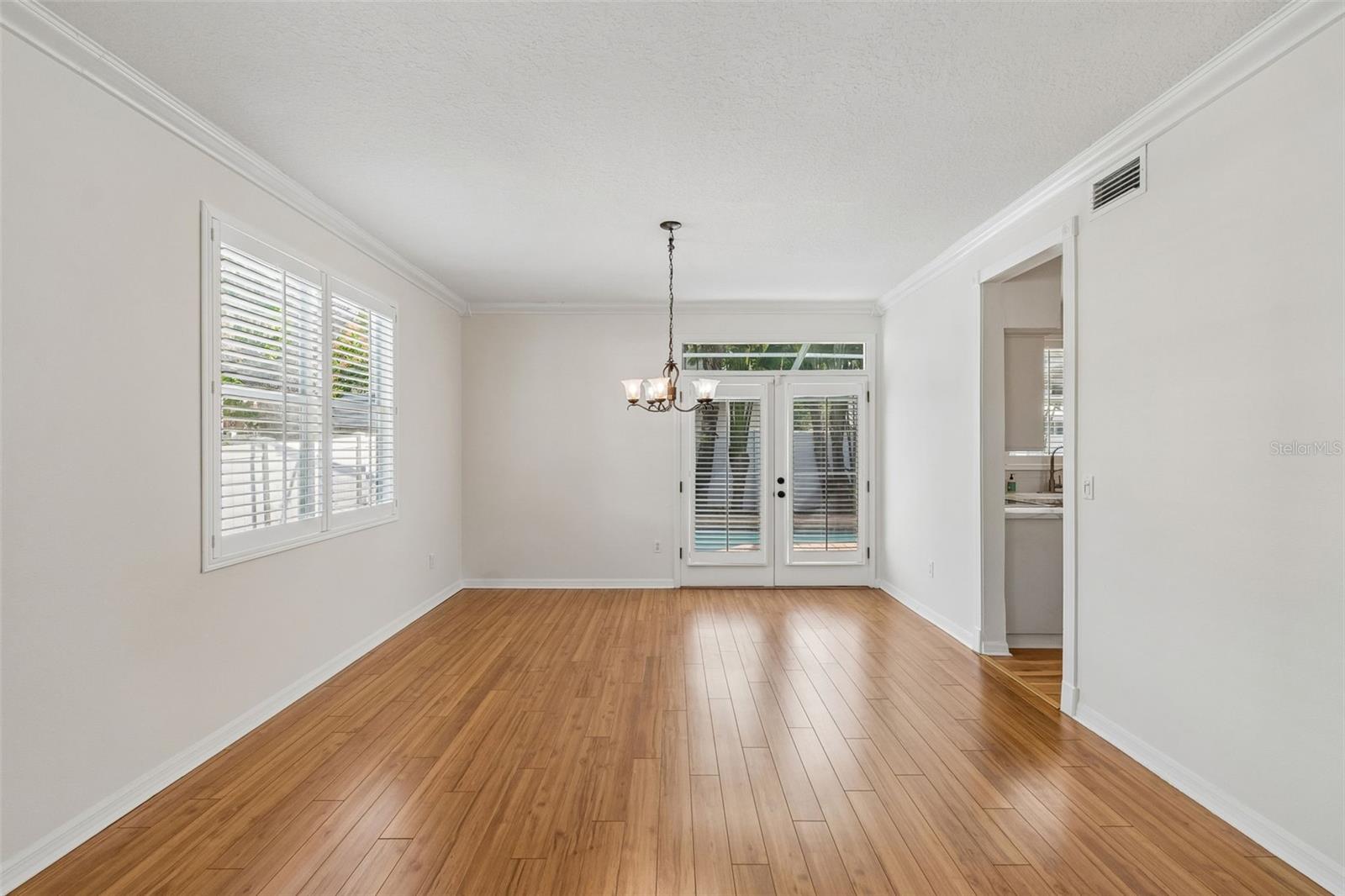 OAKELLARS - Residential