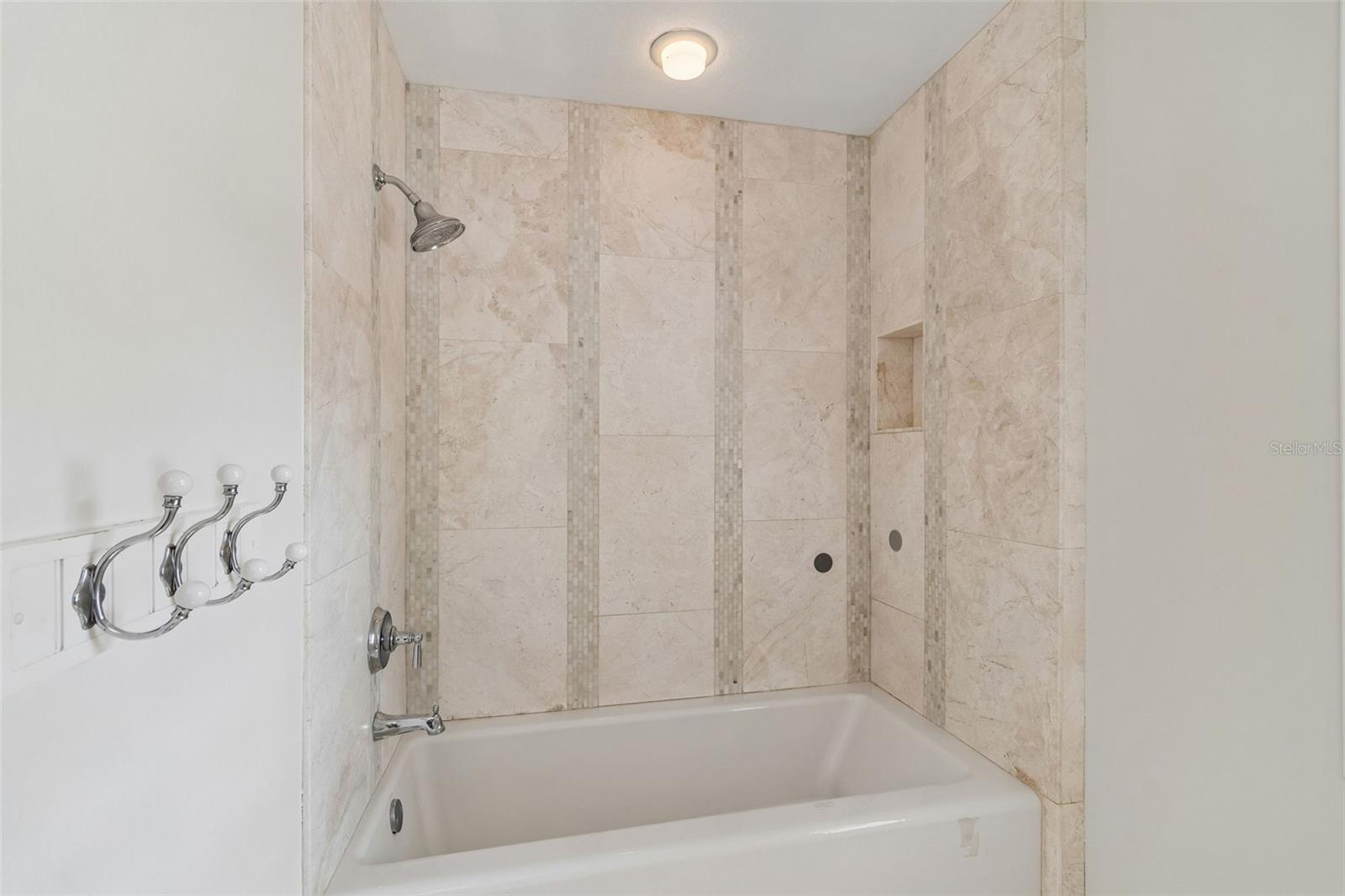 OAKELLARS - Residential