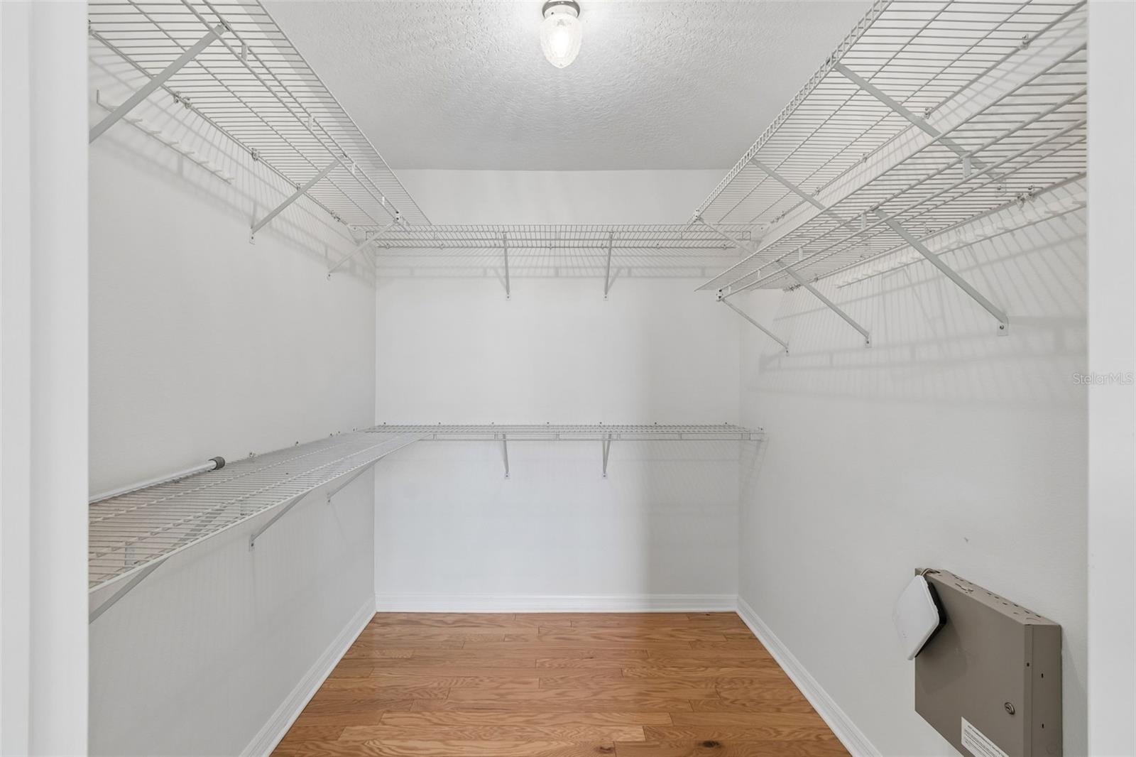 OAKELLARS - Residential