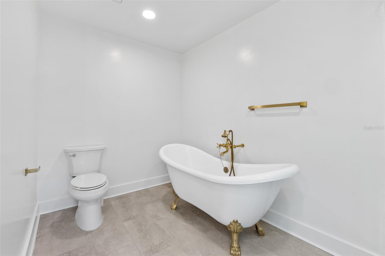 PELICAN BAY PH 03 UNIT 01 - Residential