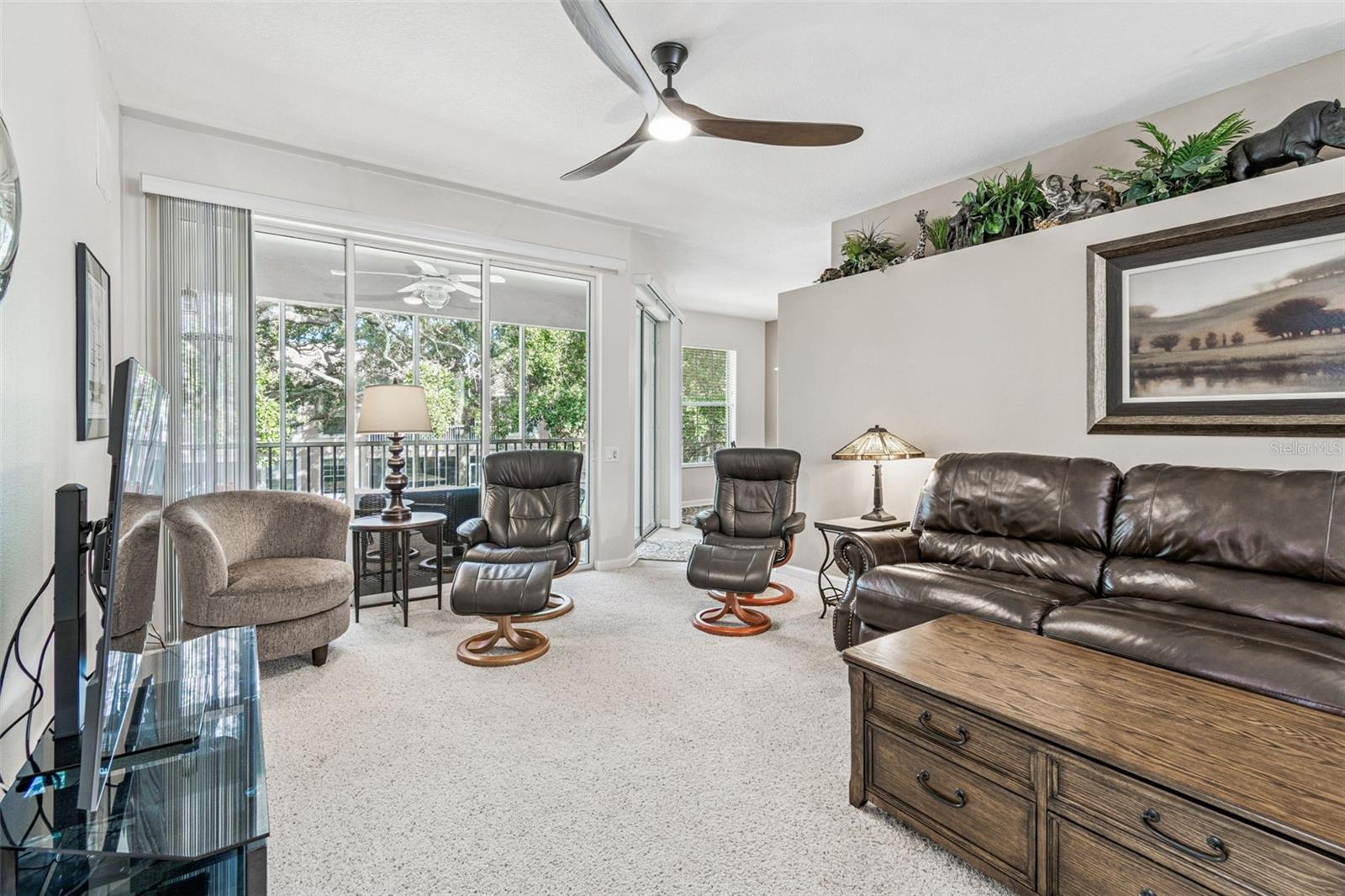 COACHMAN RESERVE CONDOMINIUMS - Residential