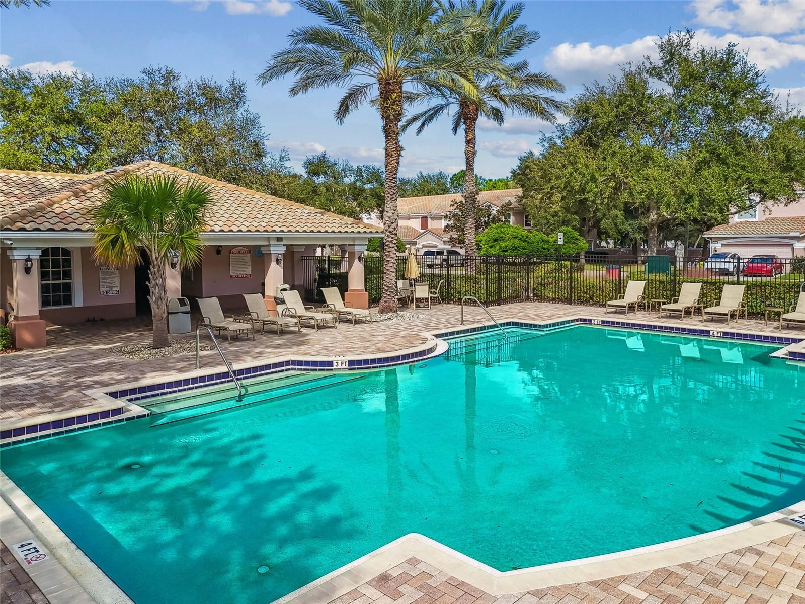 COACHMAN RESERVE CONDOMINIUMS - Residential