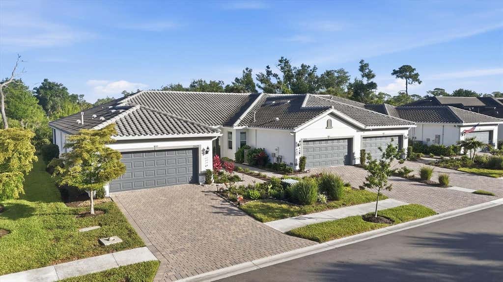 Photo of 25029 Pearl Lake Circle, Englewood, FL 34223 (MLS # C7529189)