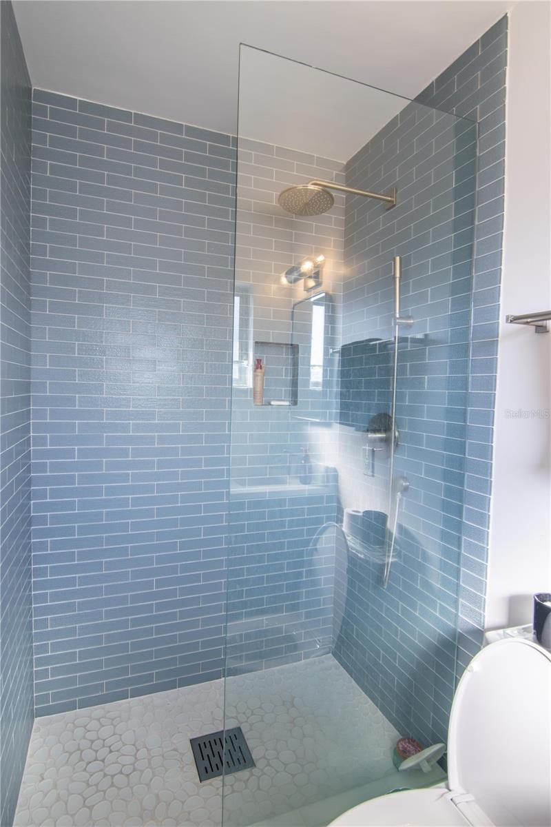 NORTH EAST PARK SHORES - Residential