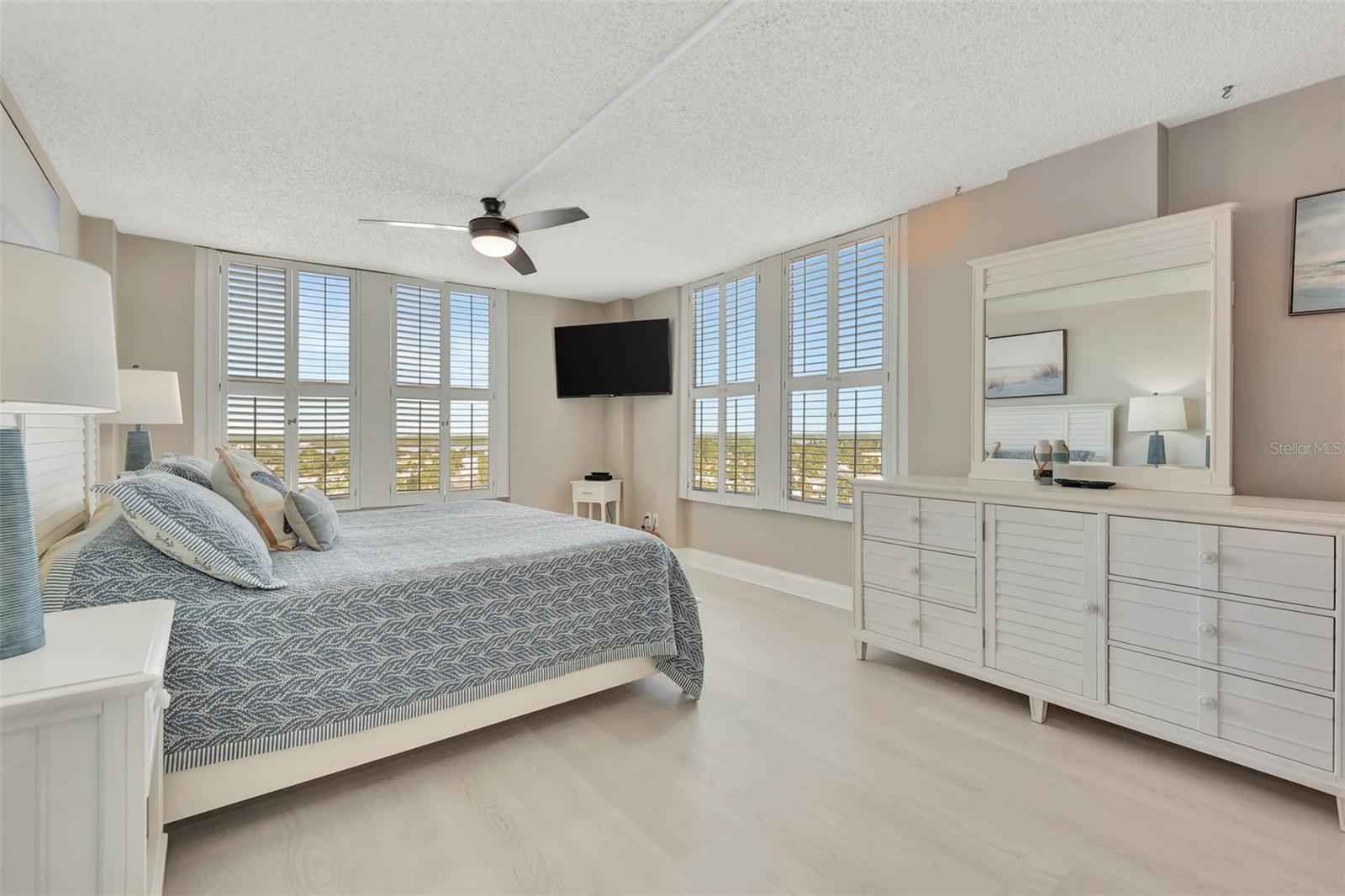 1575 OCEAN SHORE BOULEVARD J010