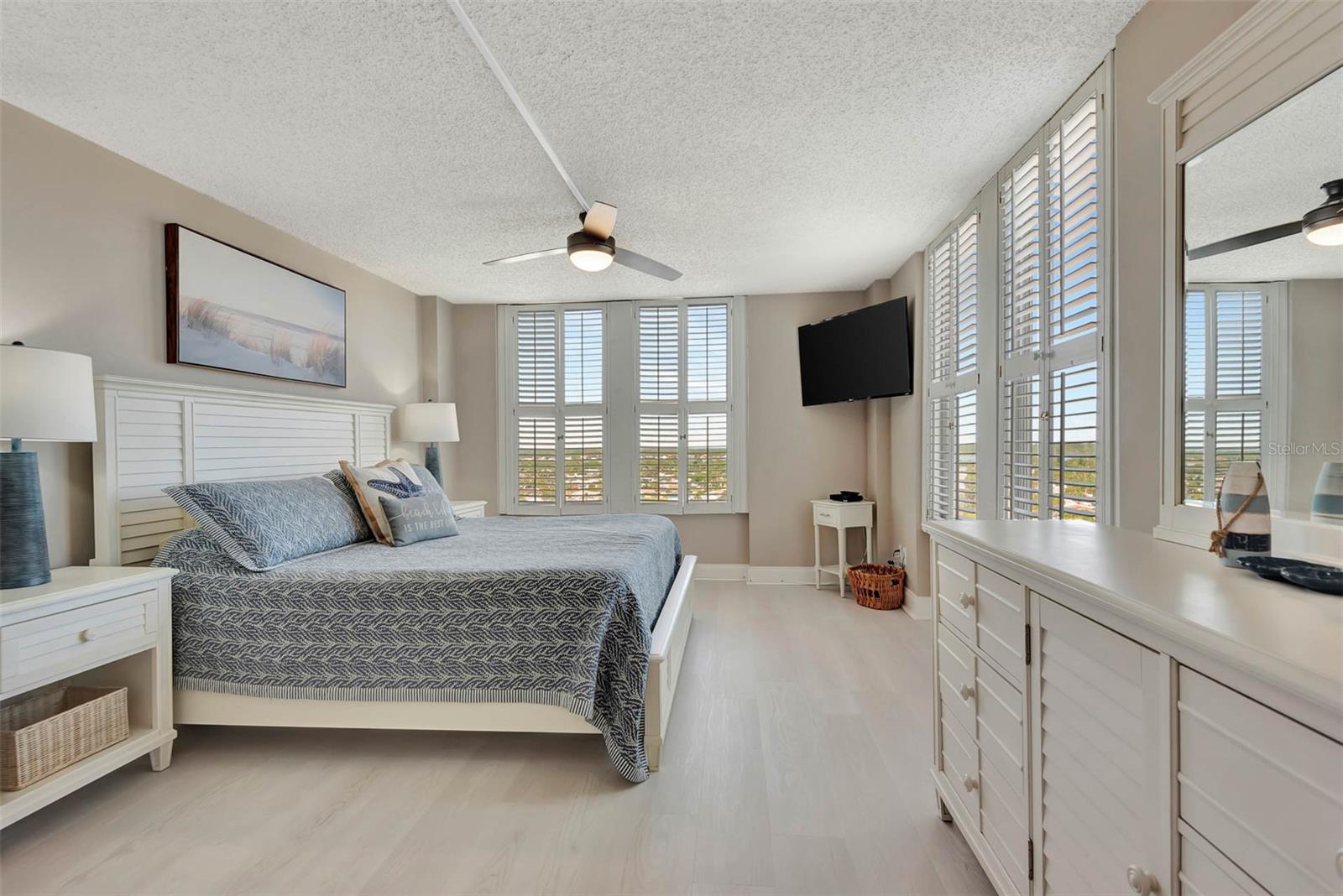 1575 OCEAN SHORE BOULEVARD J010