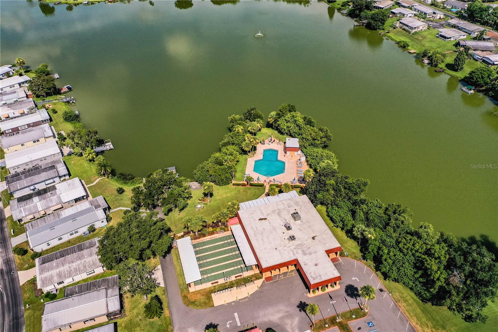 FLORAL LAKES - Residential
