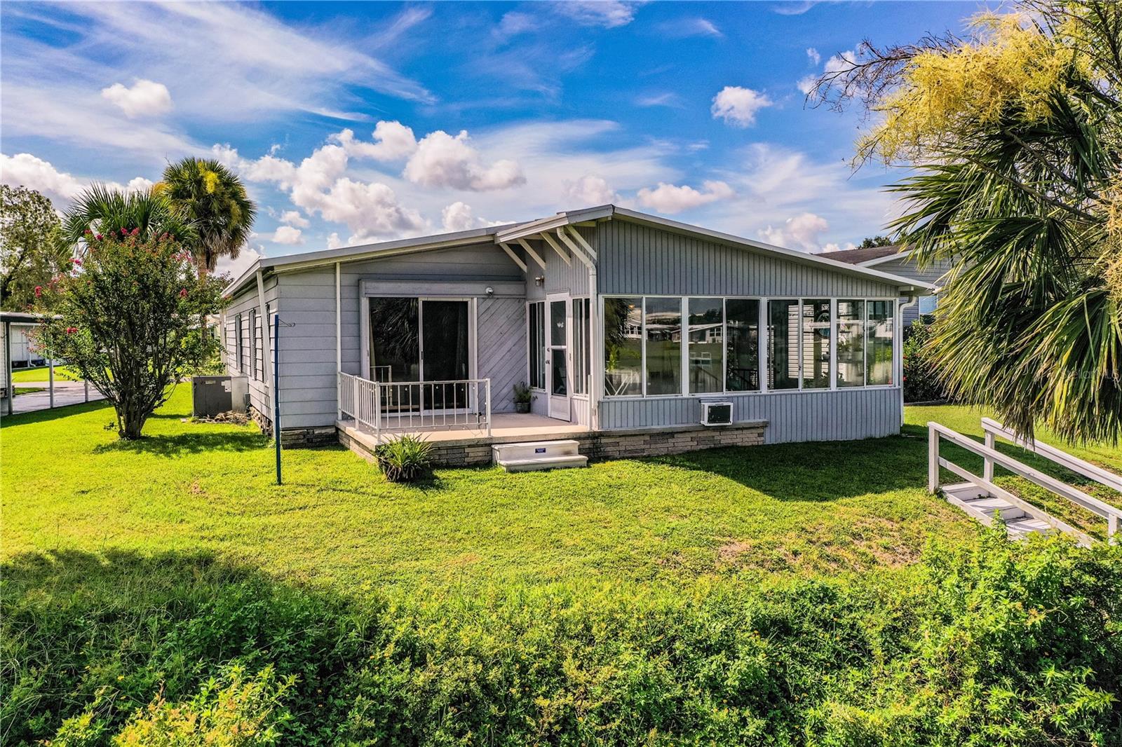 FLORAL LAKES - Residential