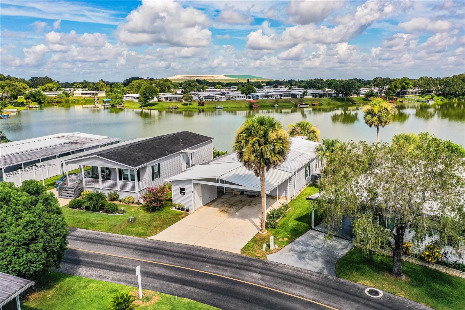 FLORAL LAKES - Residential