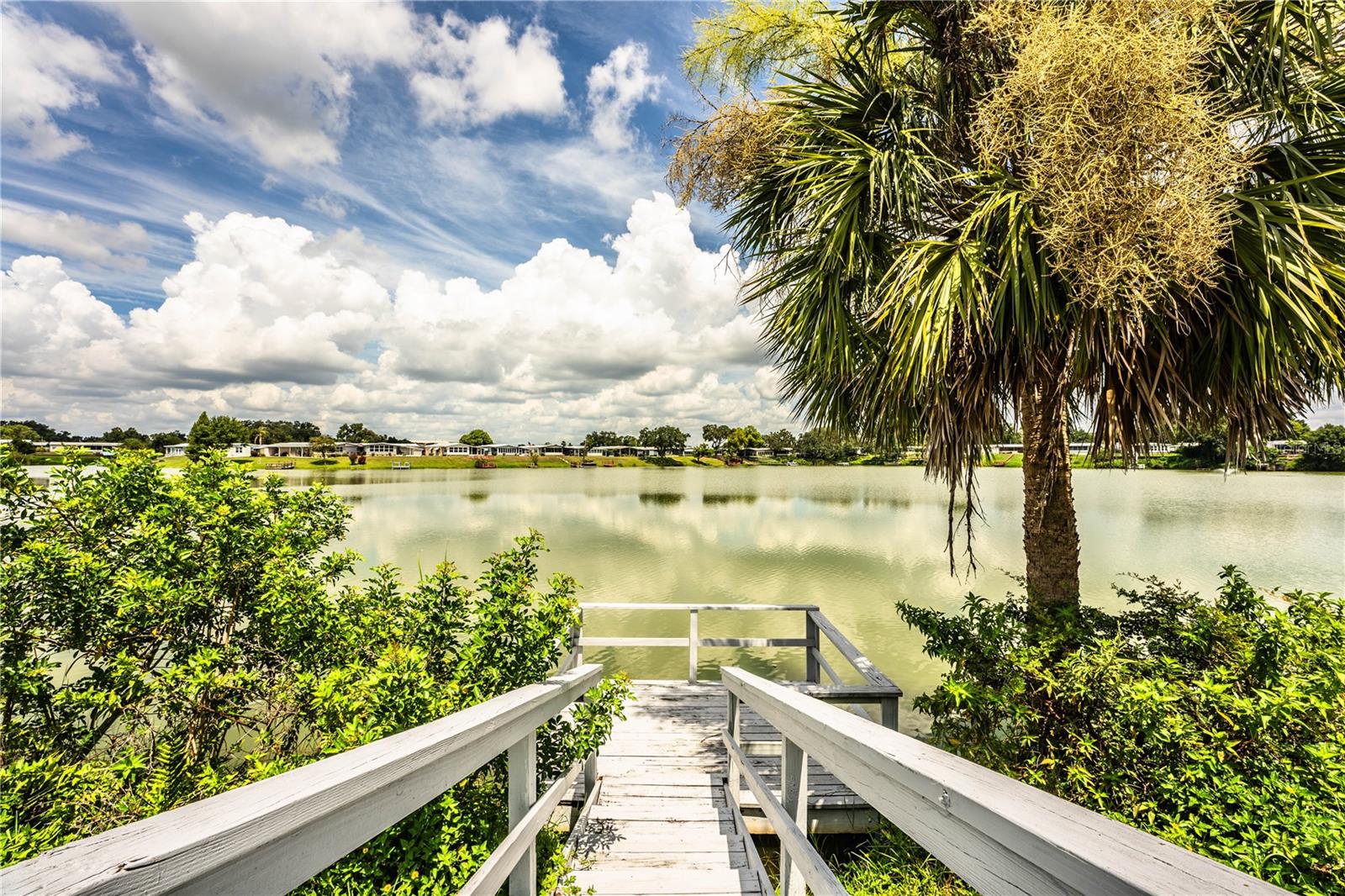 FLORAL LAKES - Residential