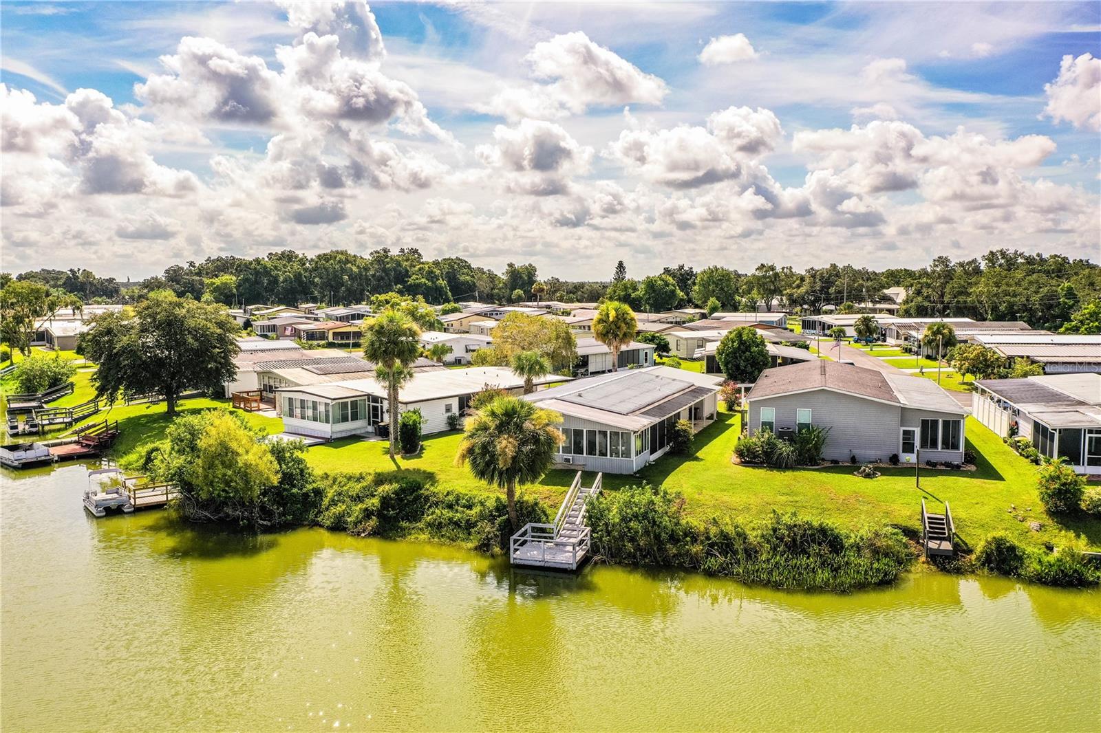 FLORAL LAKES - Residential
