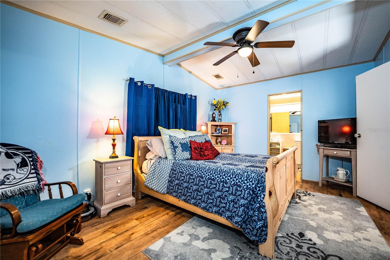FLORAL LAKES - Residential